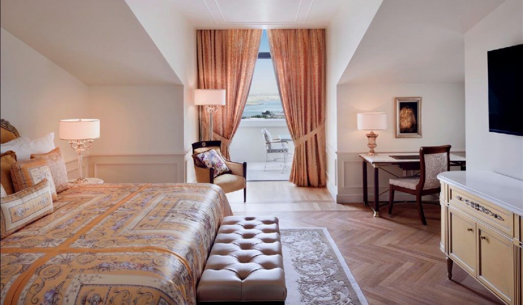 check-in-with-crypto-luxury-hotels-accepting-crypto-payments-palazzo-versace-2