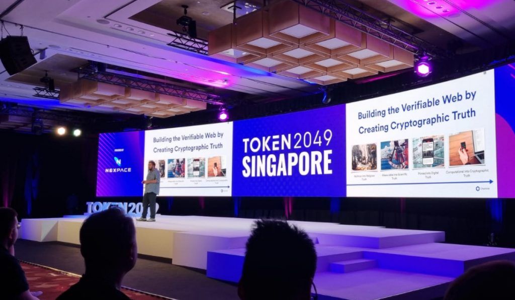 day-2-highlights-of-token2049-chainlink-capital-markets-growing-defi