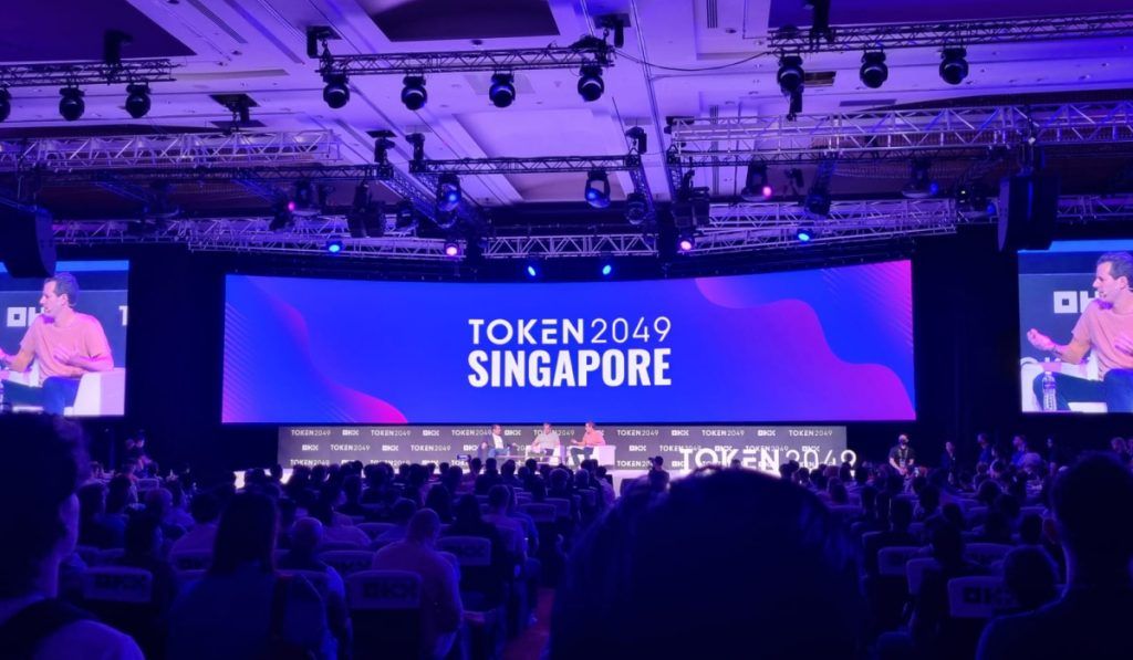 day-2-highlights-of-token2049-fireside-chat-cameron-tyler-winklevoss-twins